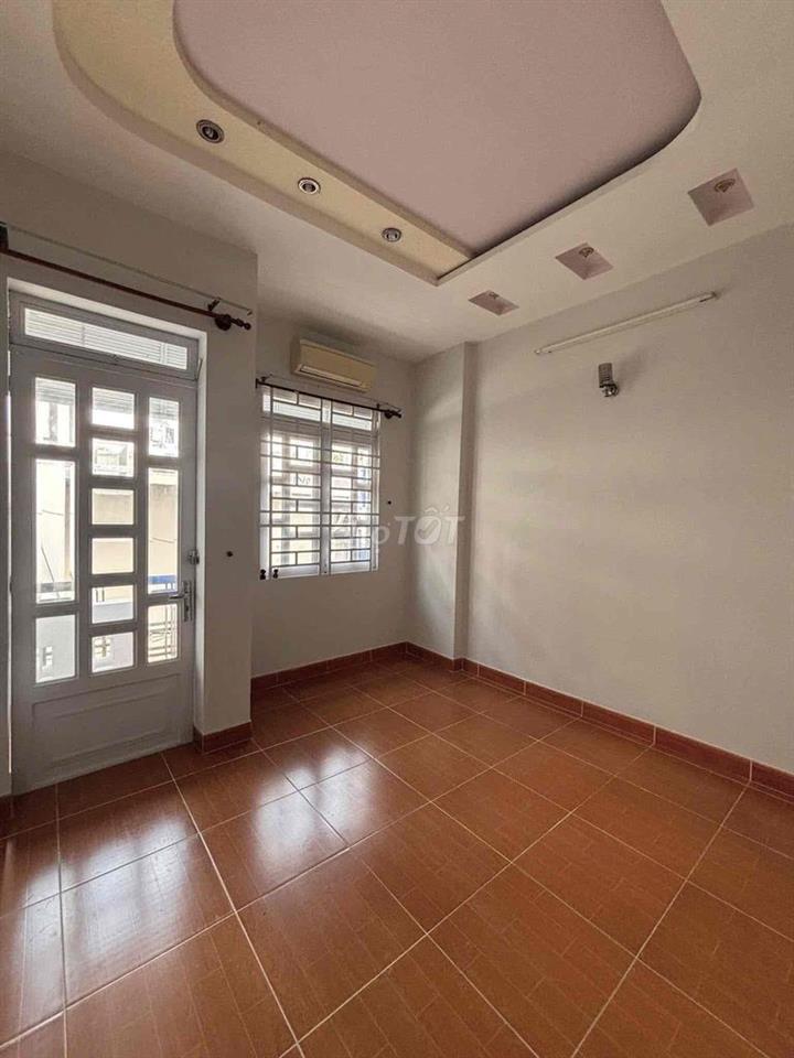 Nhà gần Công Viên Làng Hoa, 2 tầng 3.9x8.3 Đường số 8 P11 Gò Vấp