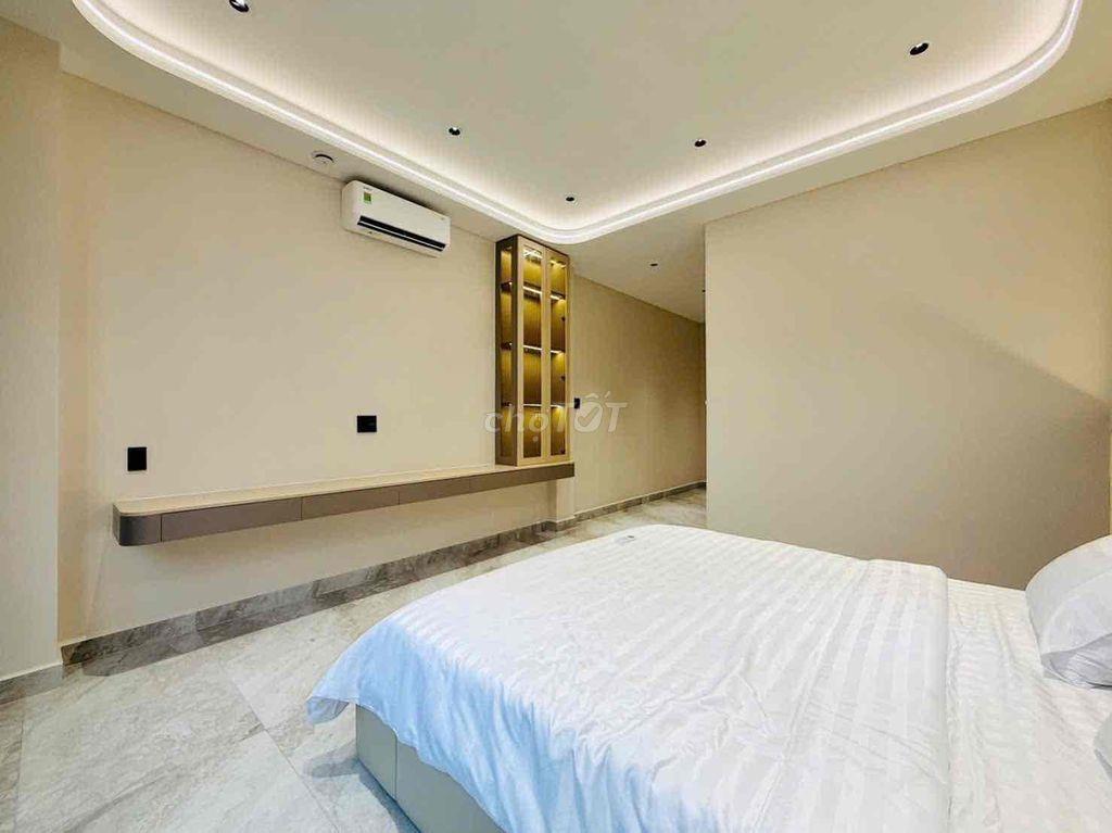 Giảm 700Tr còn 7,9 tỷ, Nhà xây mới, gần Công Viên Làng Hoa, Sau căn MT