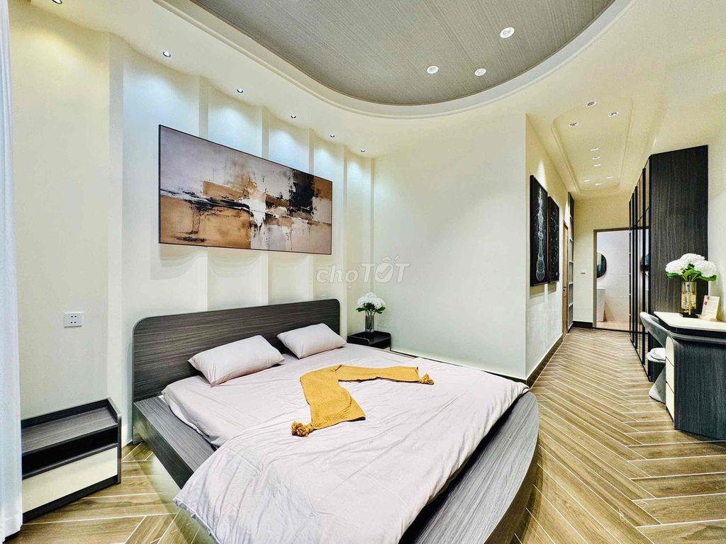 Giảm 300TR, Nhà xây mới, gần ngã 5 chuồng chó, 3 tầng 50m2 Quang Trung