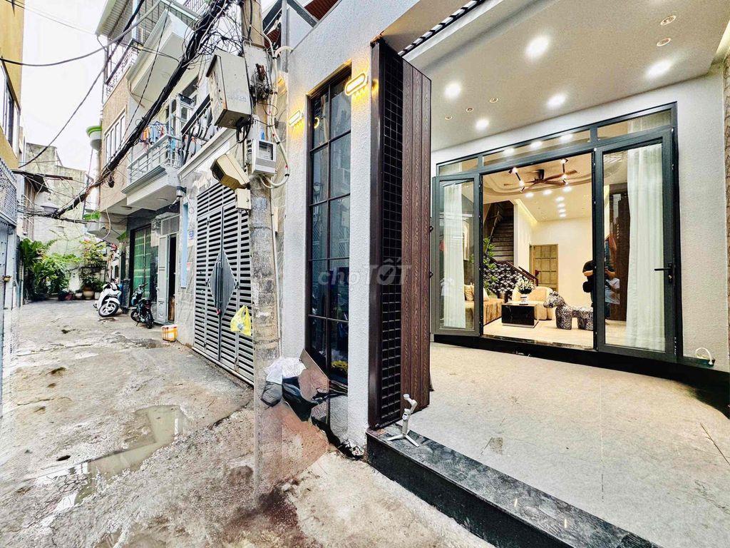 Giảm 300TR, Nhà xây mới, gần ngã 5 chuồng chó, 3 tầng 50m2 Quang Trung