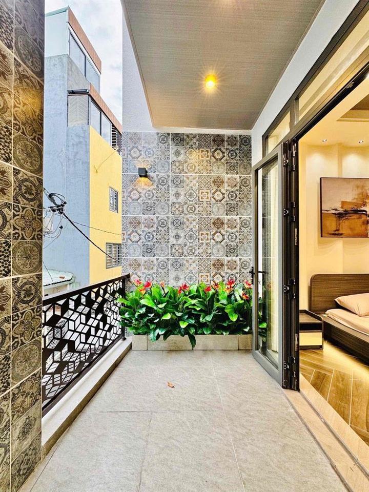Giảm 300TR, Nhà xây mới, gần ngã 5 chuồng chó, 3 tầng 50m2 Quang Trung