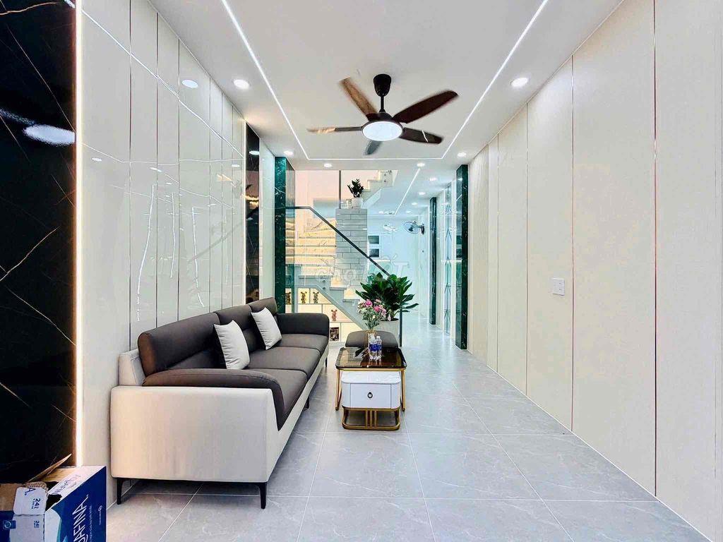 đường huỳnh văn nghệ cách hẻm xe hơi 1m gần chợ trường học khu an ninh
