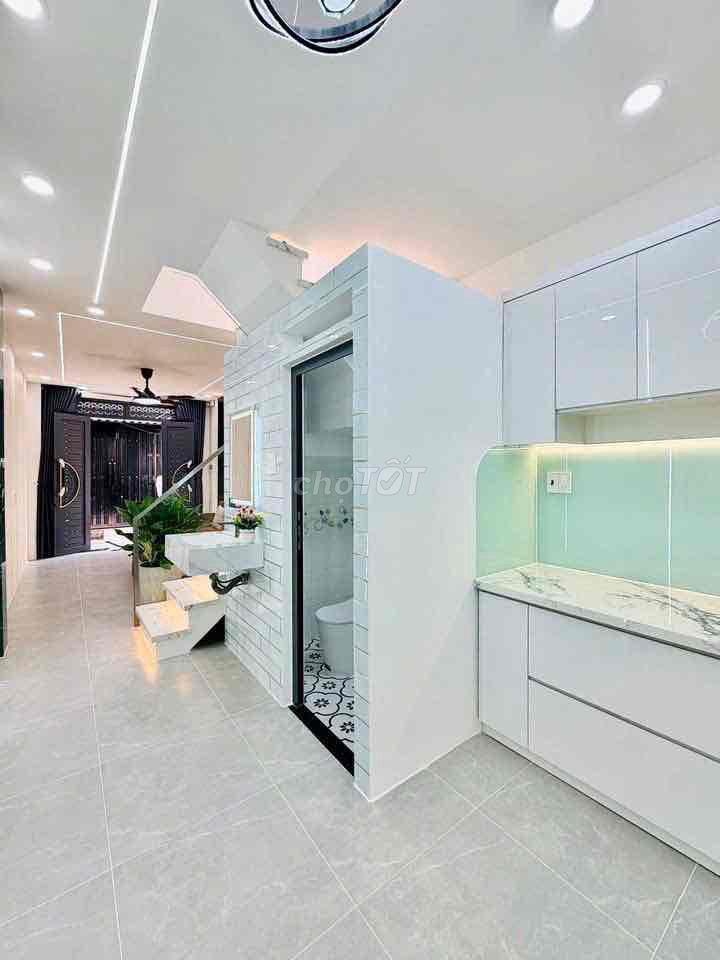 đường huỳnh văn nghệ cách hẻm xe hơi 1m gần chợ trường học khu an ninh