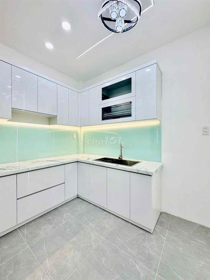 đường huỳnh văn nghệ cách hẻm xe hơi 1m gần chợ trường học khu an ninh
