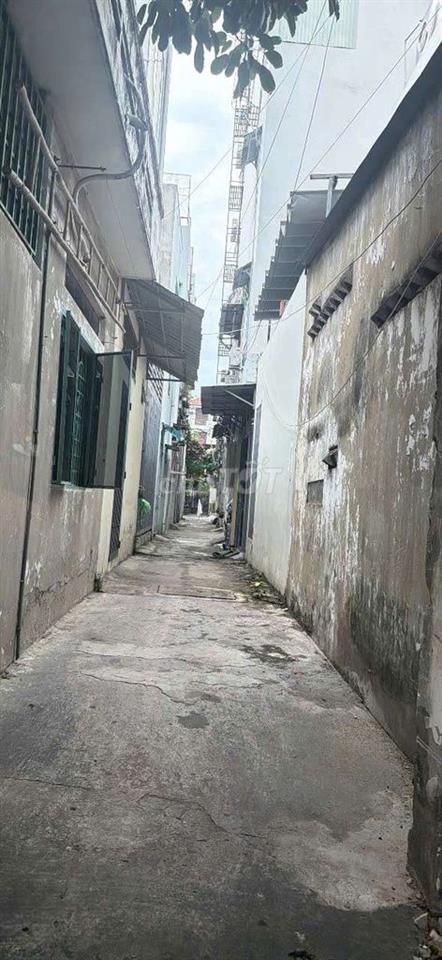 Mặt phố  đường đôi Tân Sơn, sân bay Tân Sơn Nhất