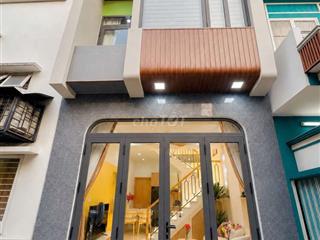 Nhà 2 Tầng ,3 PN , 2 WC Gần Đ. Quang Trung GV