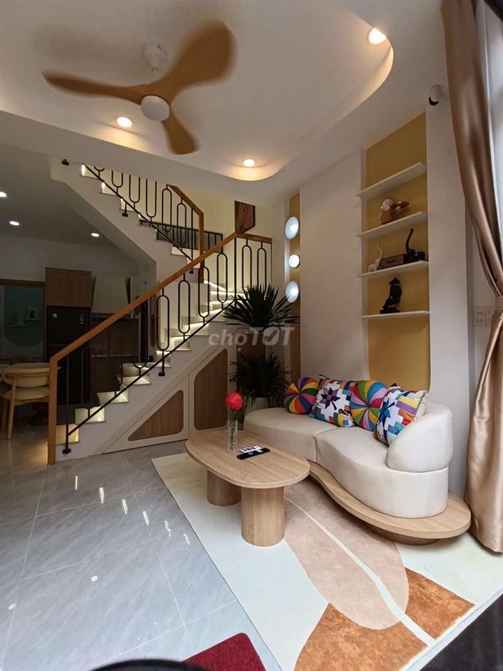 Nhà 2 Tầng ,3 PN , 2 WC Gần Đ. Quang Trung GV