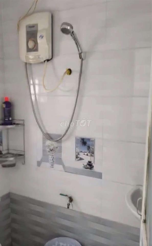 NHỈNH 3.X TỶ / 3PN ,2WC , Ô TÔ ĐỔ CỬA Đ.NHỰA - PVC -GV