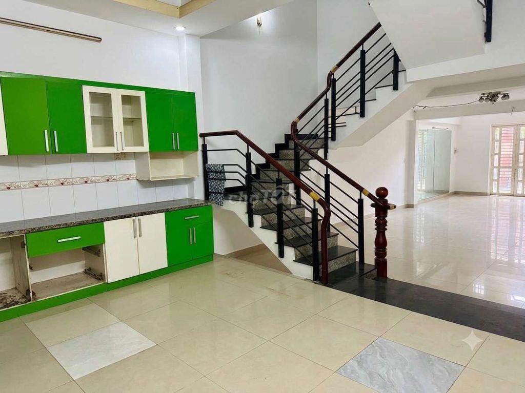 Bán Đất  Diện tích khủng / Tặng Nhà 5 Tầng , 5 PN, 6wc. Nhỉnh 8 Tỷ