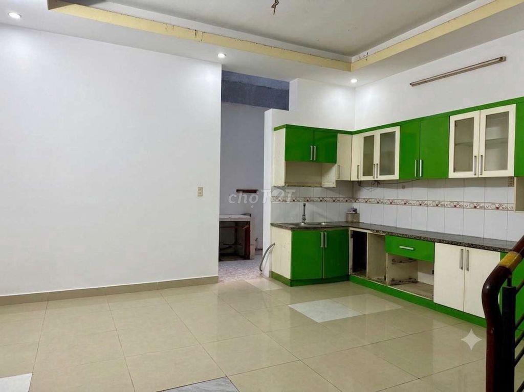 Bán Đất  Diện tích khủng / Tặng Nhà 5 Tầng , 5 PN, 6wc. Nhỉnh 8 Tỷ