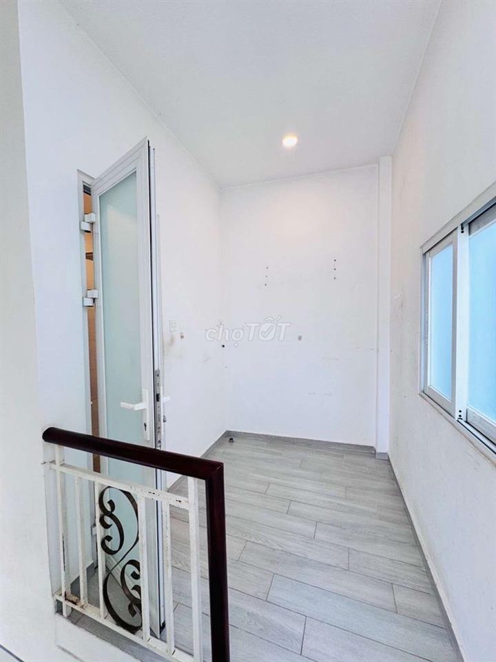 NHÀ NGON / HXH / SHR / HOÀN CÔNG ĐỦ/ HƠN 21 m2 /2pn,2wc /DTSD 42,4 m2