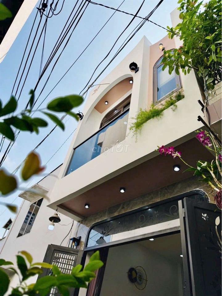 NHÀ ĐẸP CHO VC TRẺ / 22m2/ NỞ HẬU/ HẺM 4M/ KHÔNG QUI HOẠCH/LOTTE MART