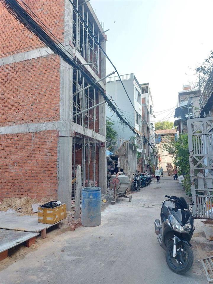 96 m2 / Đất Ở Đô Thị lâu Dài, KQH , Xung quanh Đã Xây Nhà 5 tầng / LVT