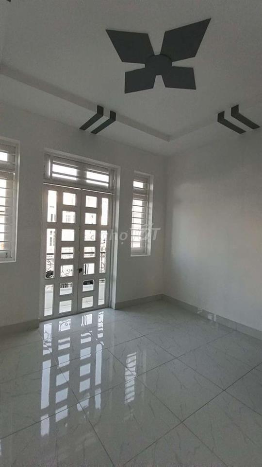 NHÀ GIÁP GÒ VẤP / 40 M2/ 2 TẦNG /2PN / TTH - GIÁ NHỈNH 2 TỶ