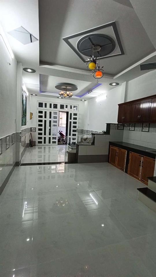 NHÀ GIÁP GÒ VẤP / 40 M2/ 2 TẦNG /2PN / TTH - GIÁ NHỈNH 2 TỶ