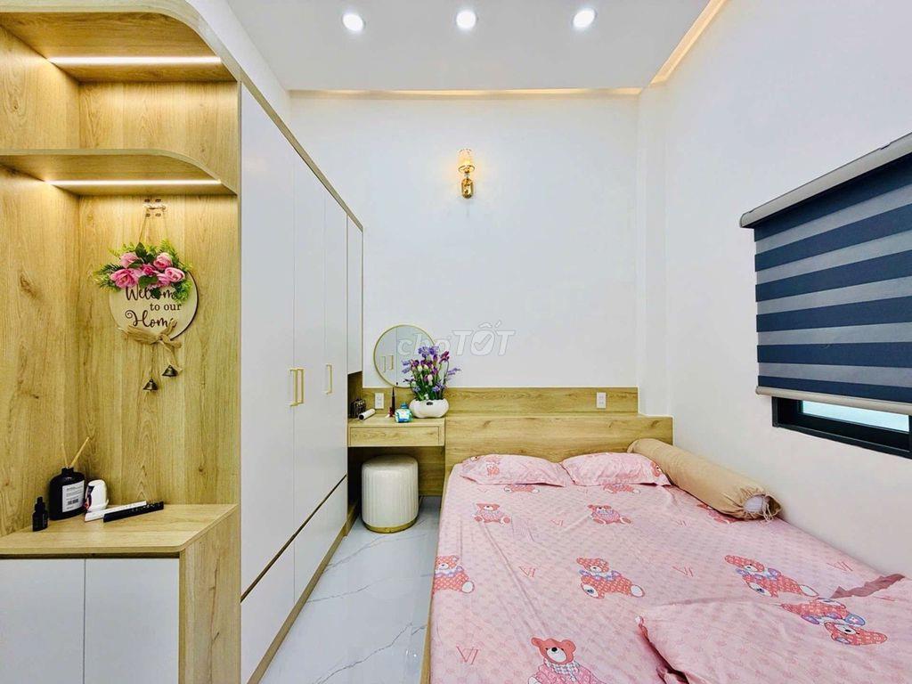 NHỈNH 5 Đ/CÓ PN TRỆT/H.Ô TÔ /3 PN /P.THỜ/35 M2/ P17/NGUYỄN VĂN LƯỢNG