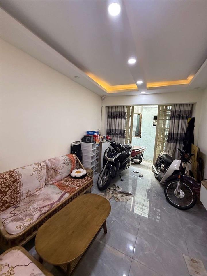 NHÚ 4 Đ/ CÓ NHÀ NỞ HẬU 27 M2 / H.ĐÔNG NAM , 2 PN, 2WC