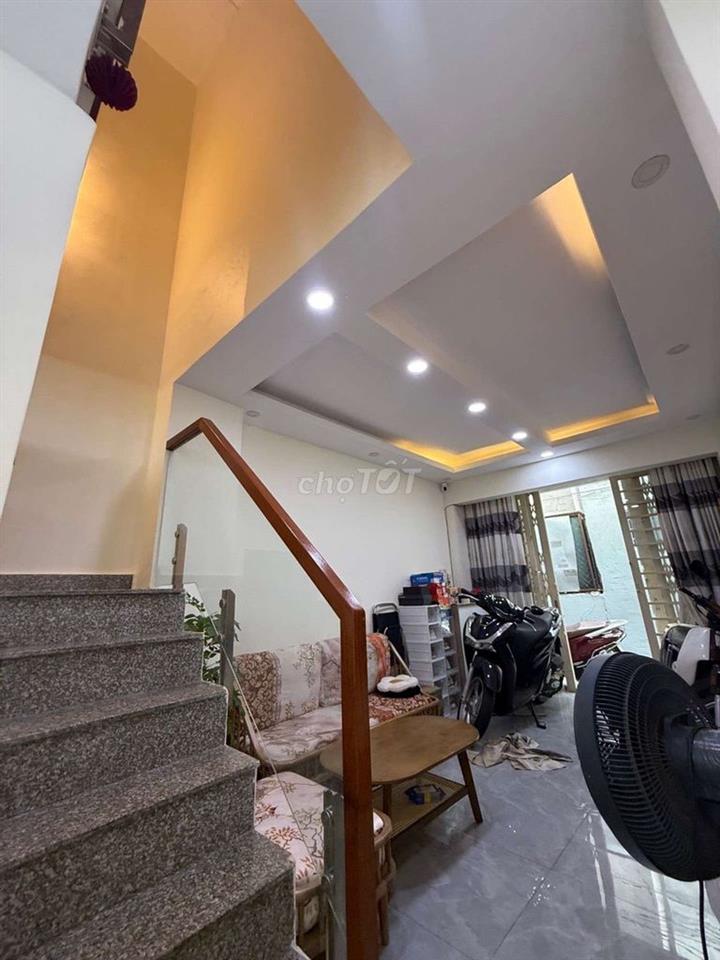 NHÚ 4 Đ/ CÓ NHÀ NỞ HẬU 27 M2 / H.ĐÔNG NAM , 2 PN, 2WC
