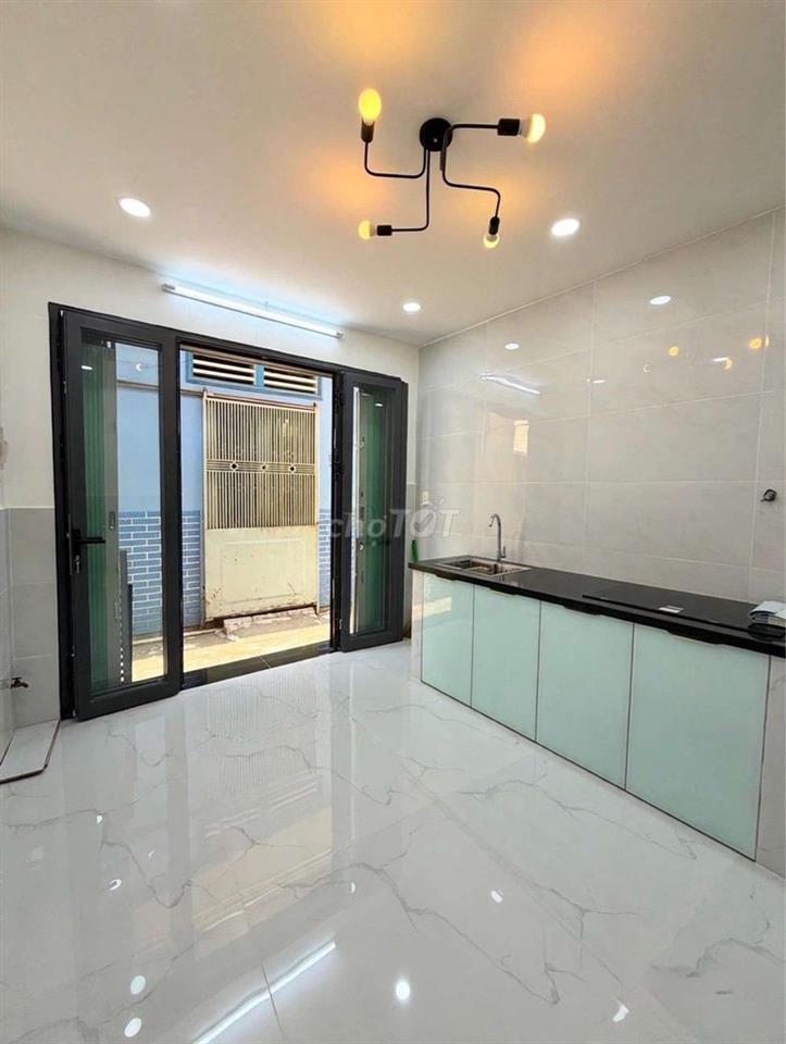 M 329/ NHỈNH 2 TỶ / BẠCH ĐẰNG / 3 TẦNG/ 2PN/ 3 WC/ SHR