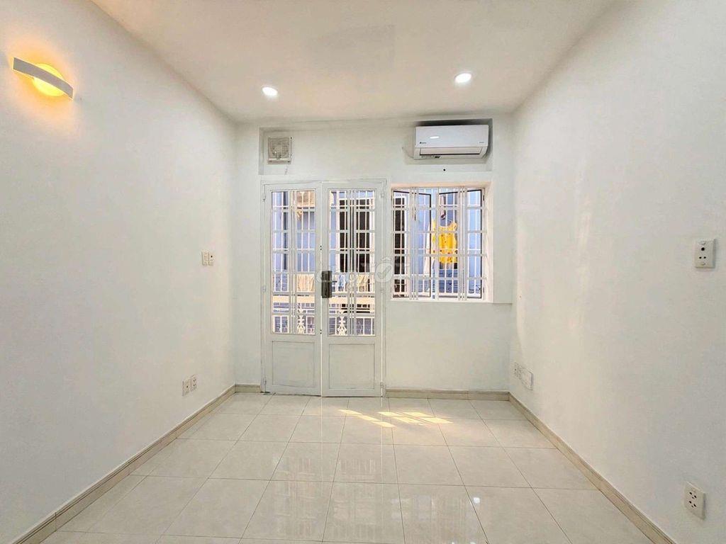 M 329/ NHỈNH 2 TỶ / BẠCH ĐẰNG / 3 TẦNG/ 2PN/ 3 WC/ SHR
