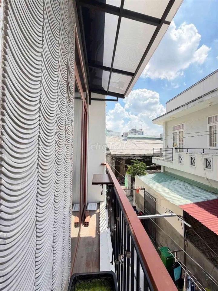 M 342 / NHÀ NẰM KHU VIP CITYLAND / 30 M2 / Ô TÔ ĐỔ CỬA / P. GÒ VẤP