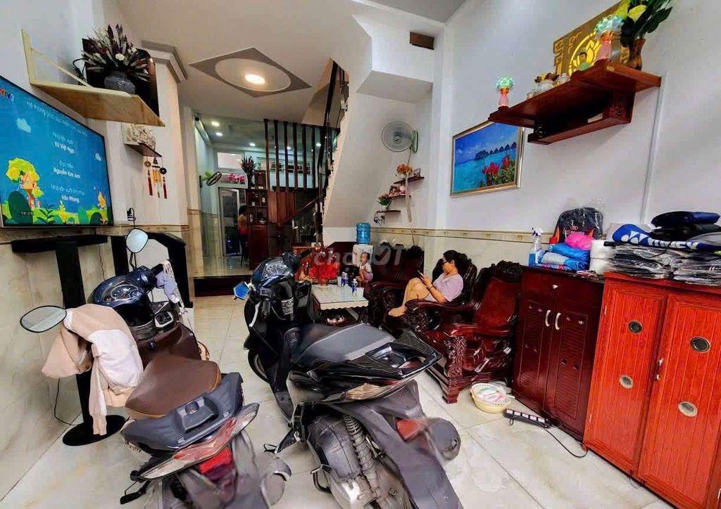 nhà cần bán gấp