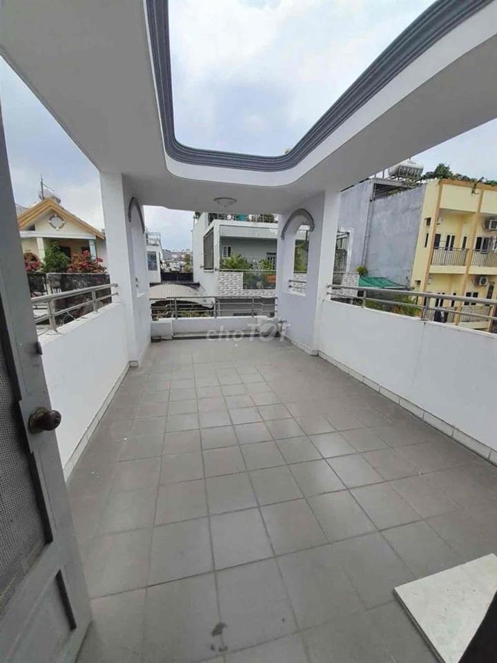 NHÀ 4 TẦNG HẺM XE HƠI ĐƯỜNG NGUYỄN OANH GIÁ 7 TỶ 9 .