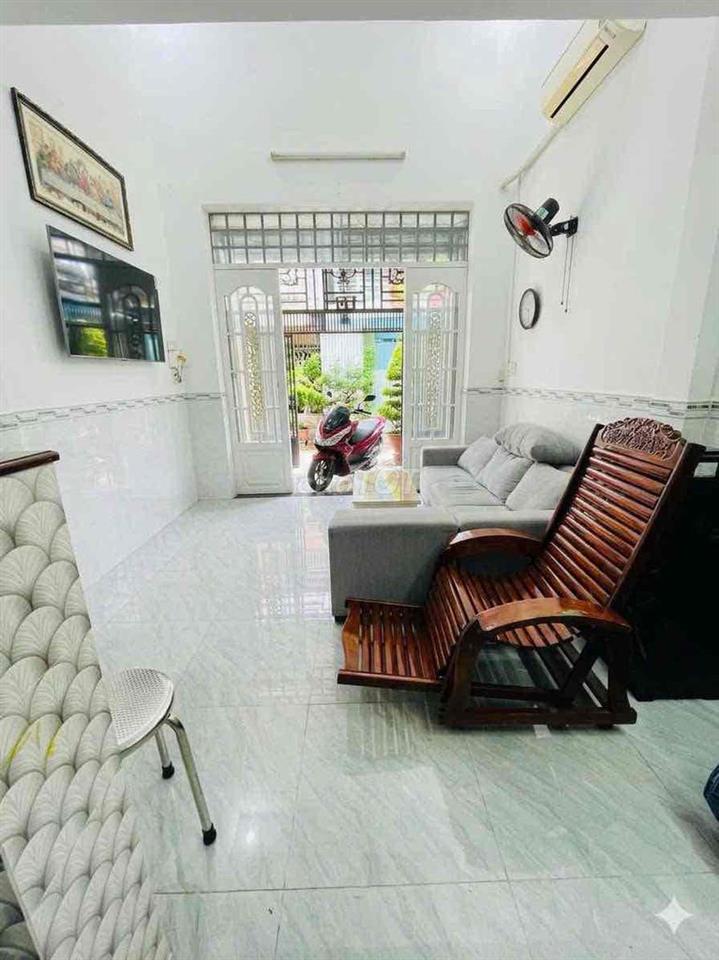 NHÀ HẺM XE HƠI THÔNG  ĐƯỞNG THỐNG NHẤT KHOẢNG 100M. GIÁ : 3 TỶ 99