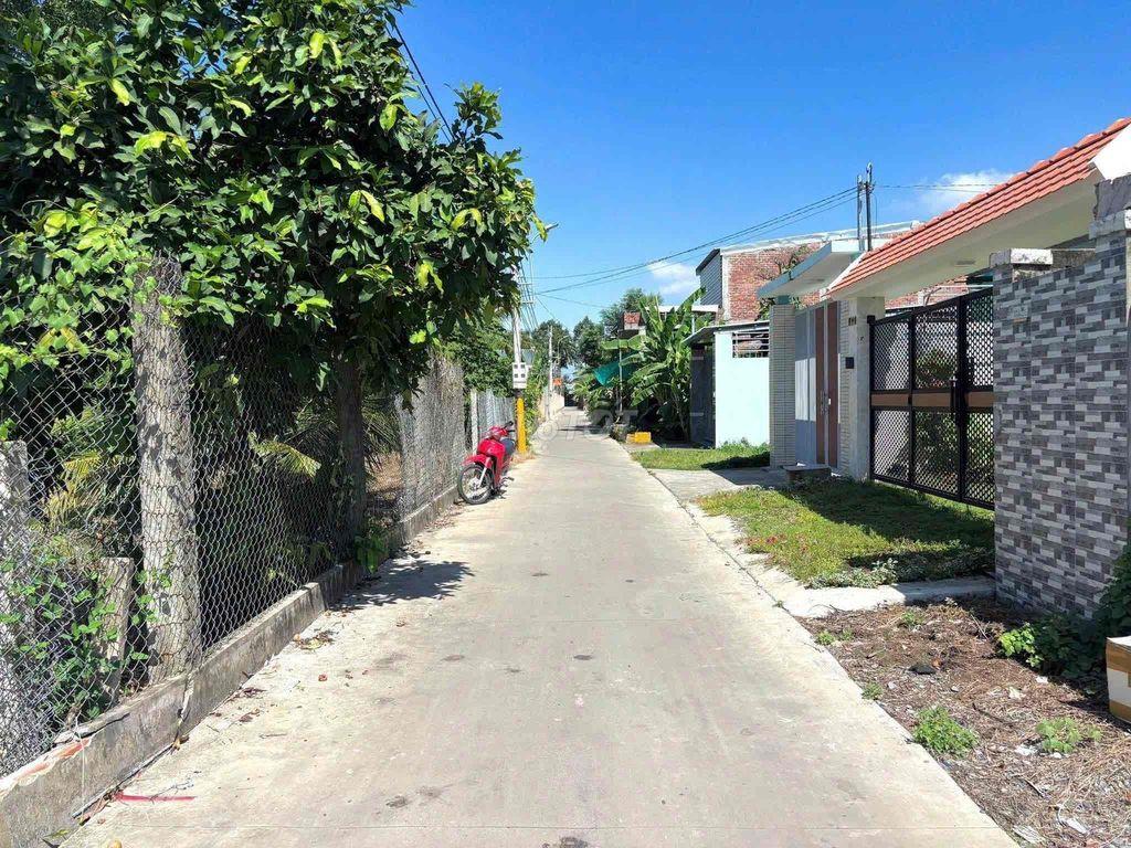 BÁN ĐẤT NGAY CHỢ BÌNH ÂN NGANG 6 X 21 M2 GIÁ : 950. TR