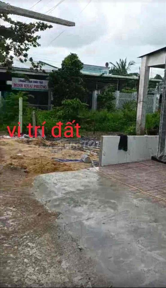 BÁN LÔ GÓC 2 MẶT TIỀN ĐƯỜNG TRỊNH PHONG ĐÁNG  GẦN CHỢ LONG HOA  900TR