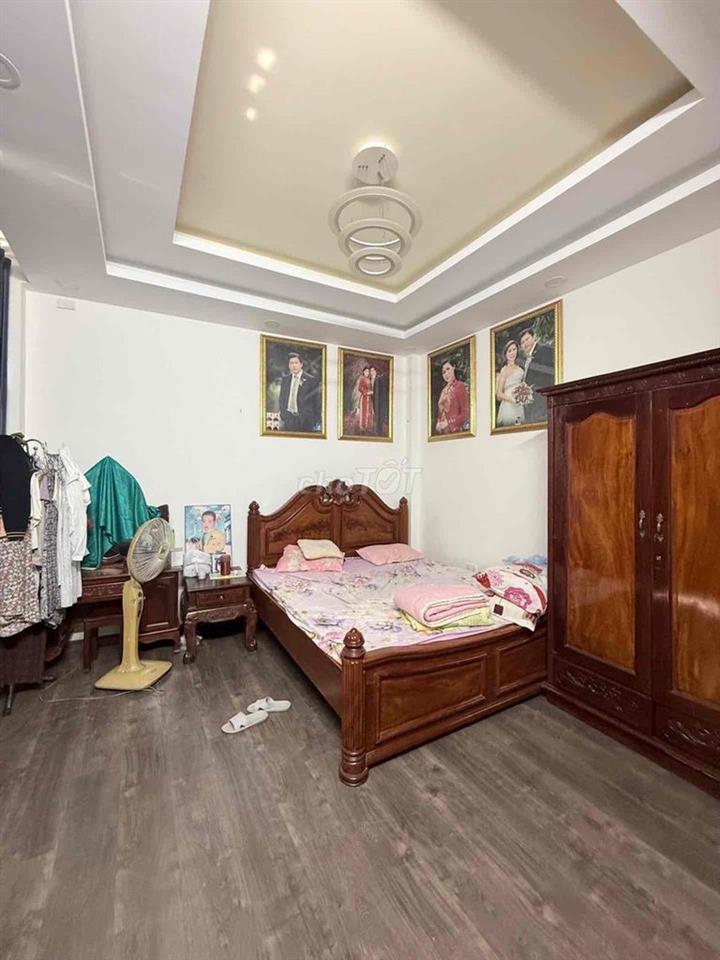 BÁN NHÀ  HẺM XE  HƠI GẦN KCN CẦU TRÀM CHỈ : 1 TỶ 650