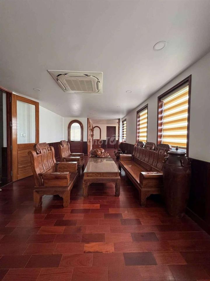 Cho Thuê Biệt Thự-800M²-4Tầng Thang Máy-Đường Nhựa 10M Thông Kinh Doan