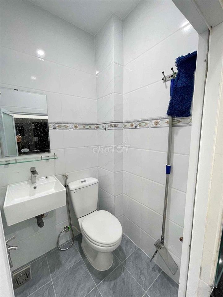 căn nhà sát ngã năm Quang trung 2pn2wc