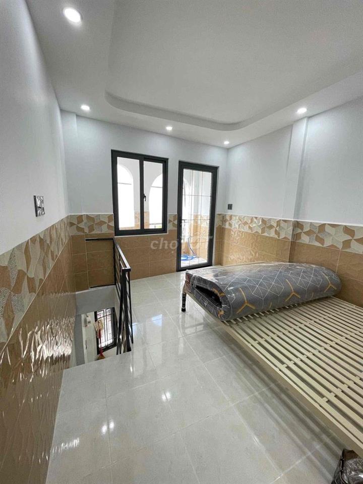 căn nhà sát ngã năm Quang trung 2pn2wc