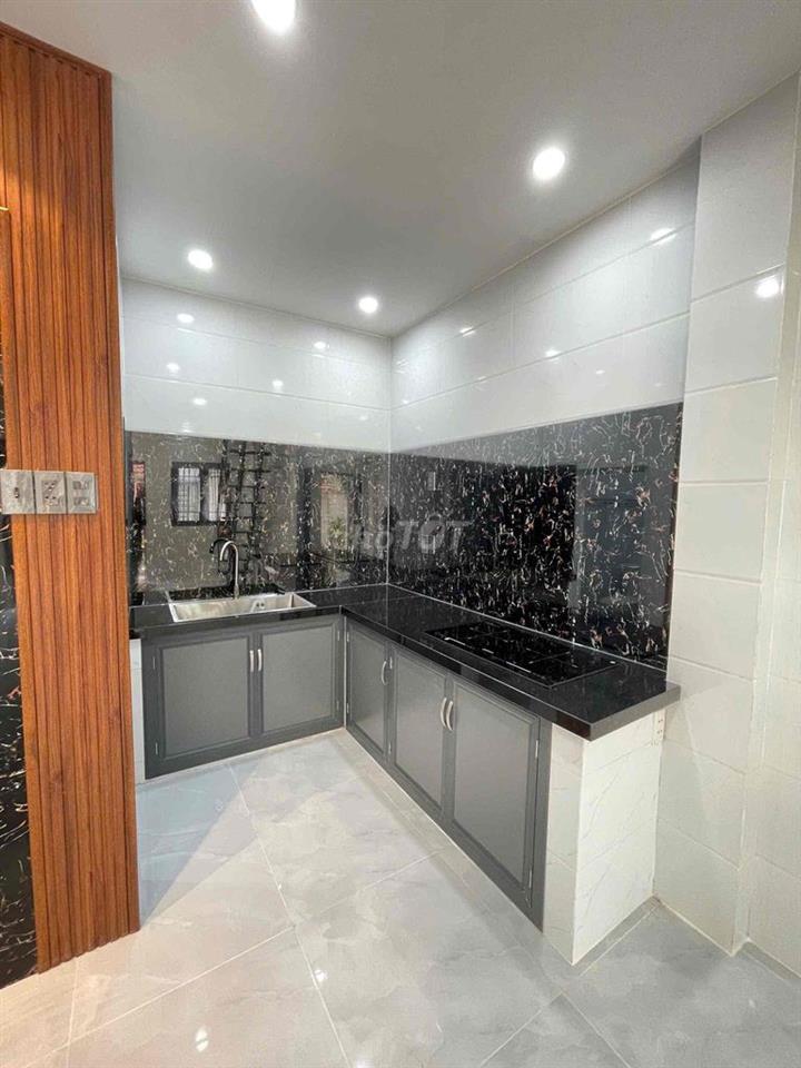 căn nhà sát ngã năm Quang trung 2pn2wc