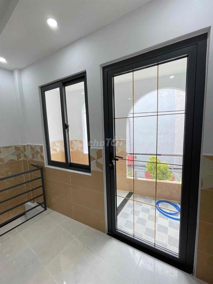 căn nhà sát ngã năm Quang trung 2pn2wc