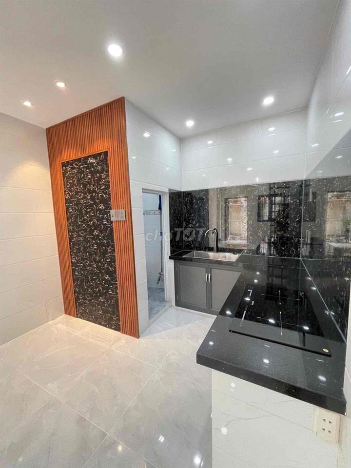 căn nhà sát ngã năm Quang trung 2pn2wc