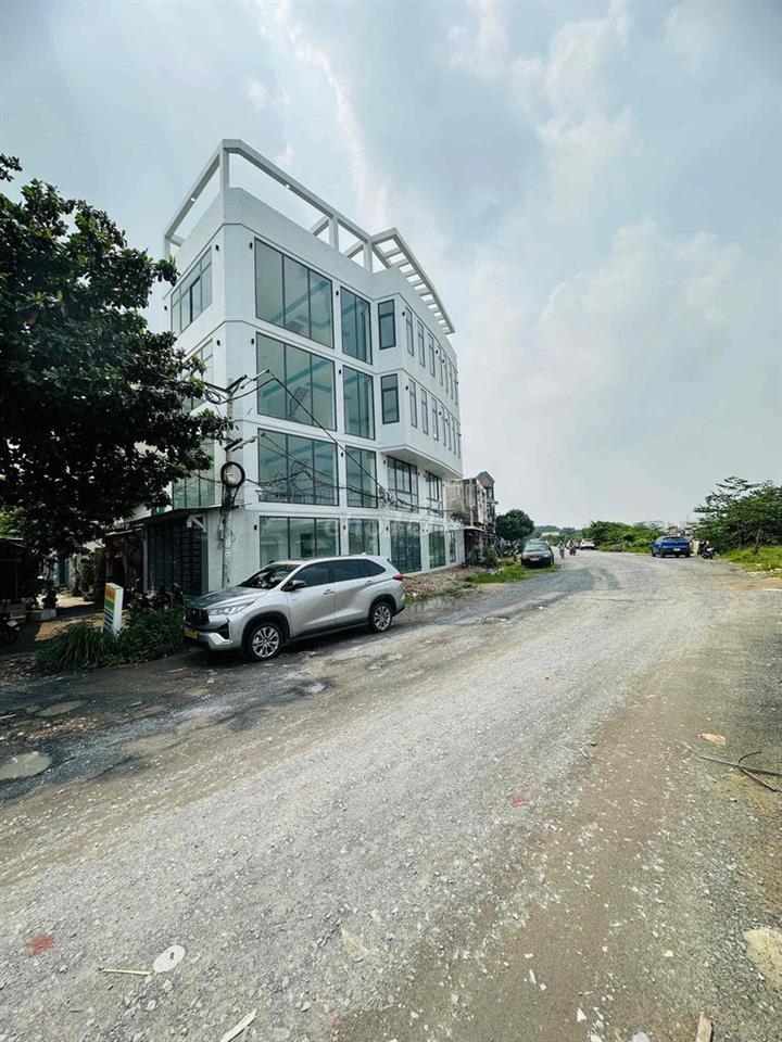 nguyên căn văn phòng to 500m2 sàng