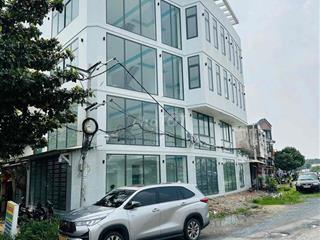 nguyên căn văn phòng to 500m2 sàng