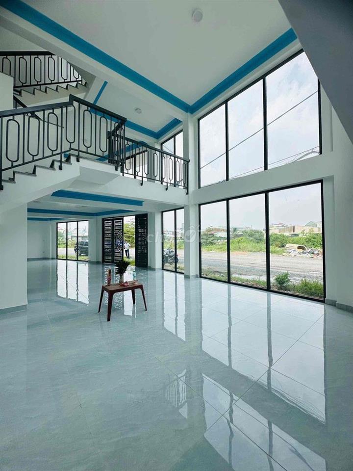 nguyên căn văn phòng to 500m2 sàng