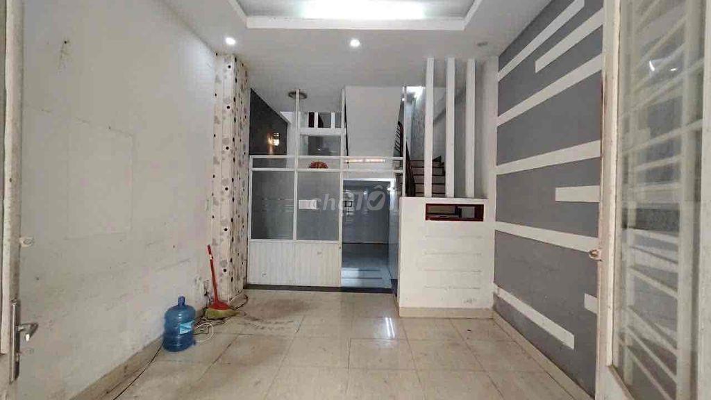 3 lầu diện tích rộng giá mềm nguyên căn nhà