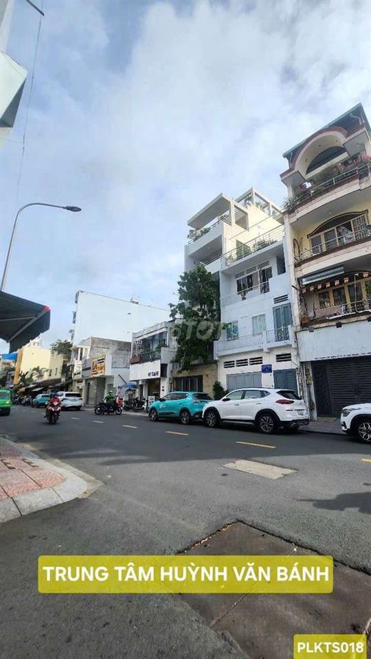 HẺM XE TẢI NÉ NHAU HUỲNH VĂN BÁNH PHÚ NHUẬN CÁCH MẤY CĂN RA MẶT TIỀN