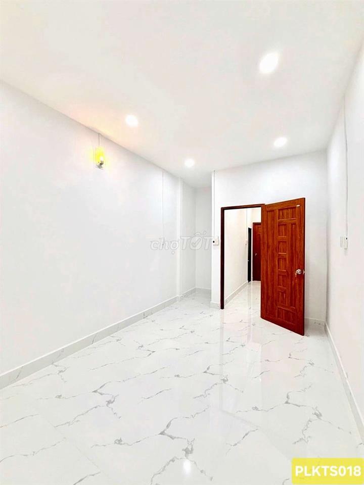 GIẢM SÂU HẺM XE TẢI HUỲNH VĂN BÁNH CÁCH 20M RA ĐẾN MẶT TIỀN ĐƯỜNG