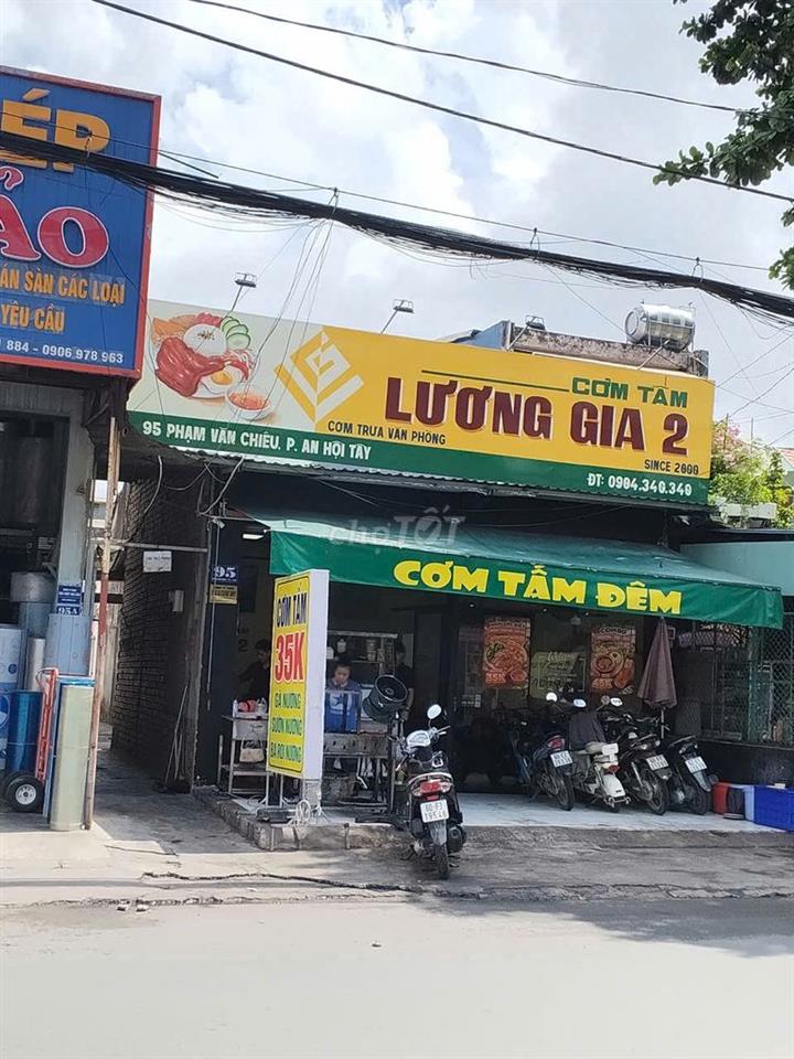 HOT - Chính chủ cần bán nhà diện tích lớn, mặt tiền.