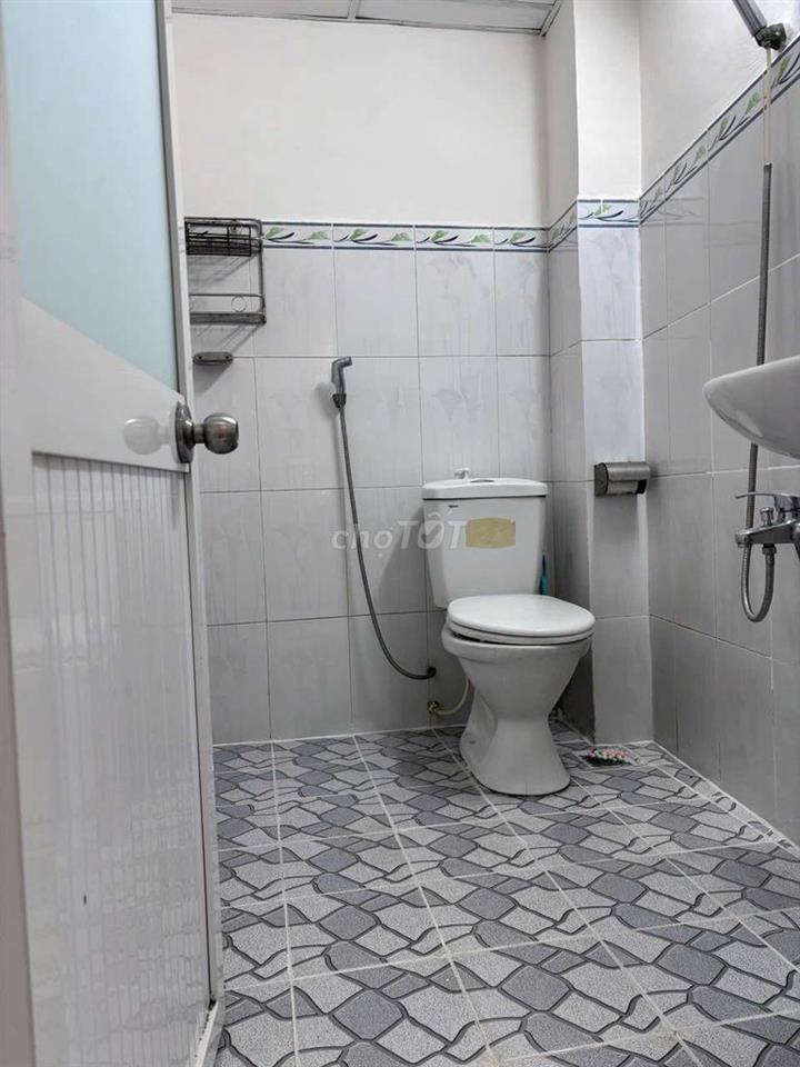 cho thuê nhà 4 x 36 cấp 4 hẻm xe tải lê đức thọ Gò vấp 11.5tr