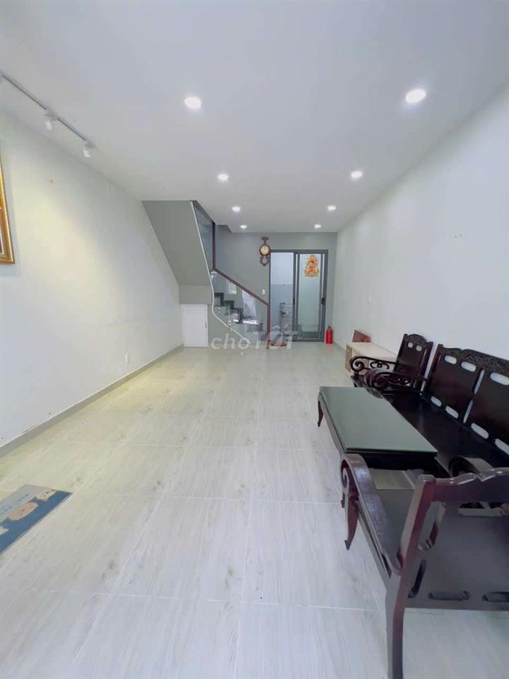cho thuê nhà mới đẹp 3 lầu có nội thất hẻm xe hơi 1/ đs1 p16 gò vấp