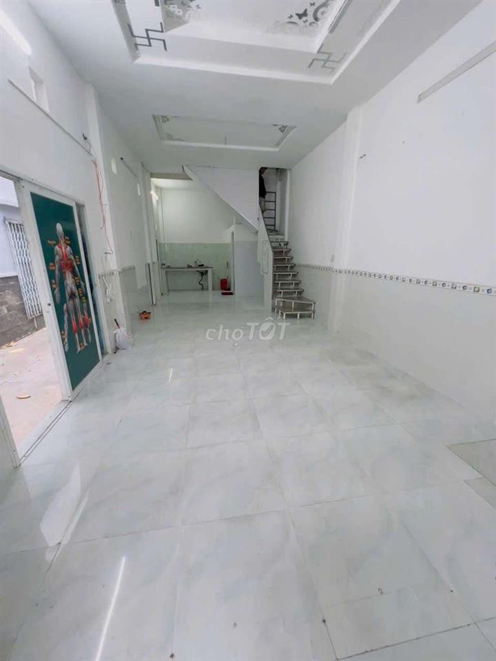 cho thuê nhà góc 2 mặt hẻm thống nhất p16 GV 4.5x15m đúc lầu 15tr