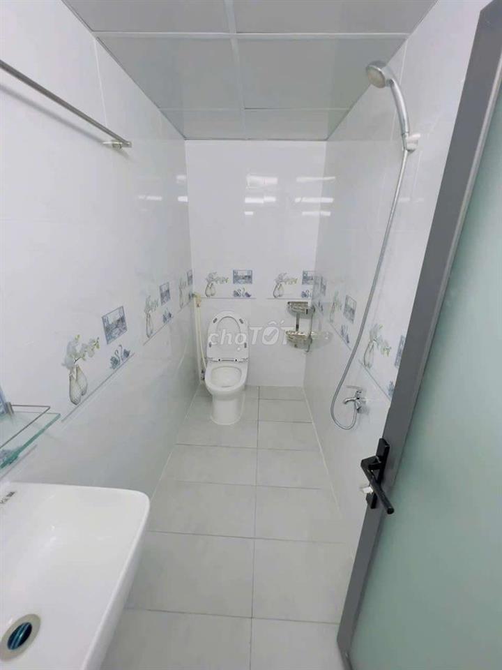 cho thuê nhà 5x14 đúc lầu 78// nguyễn văn khối Gò Vấp giá 12tr tl
