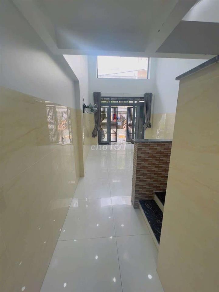 cho thuê nhà 5x14 đúc lầu 78// nguyễn văn khối Gò Vấp giá 12tr tl