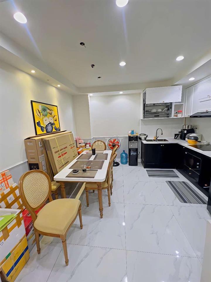 Nhà mới đẹp 5 phòngngủ 4 x 13 đúc 3.5tấm hẻm xe hơi ng văn khối GV